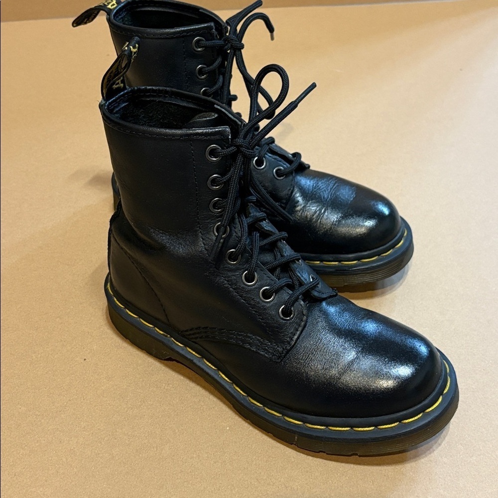Dr. Martens 1460 women’s boots - Picture 3 of 5